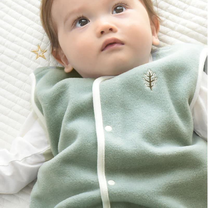 日本 kukka ja puu - 日本製 刷毛防踢被/背心-小樹刺繡-灰綠x白邊