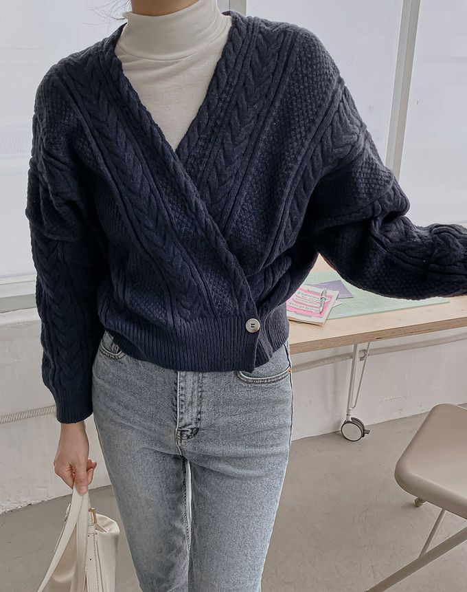 韓國 Urbantheroom - 經典麻花扣圍開襟針織衫-象牙色 (Free)