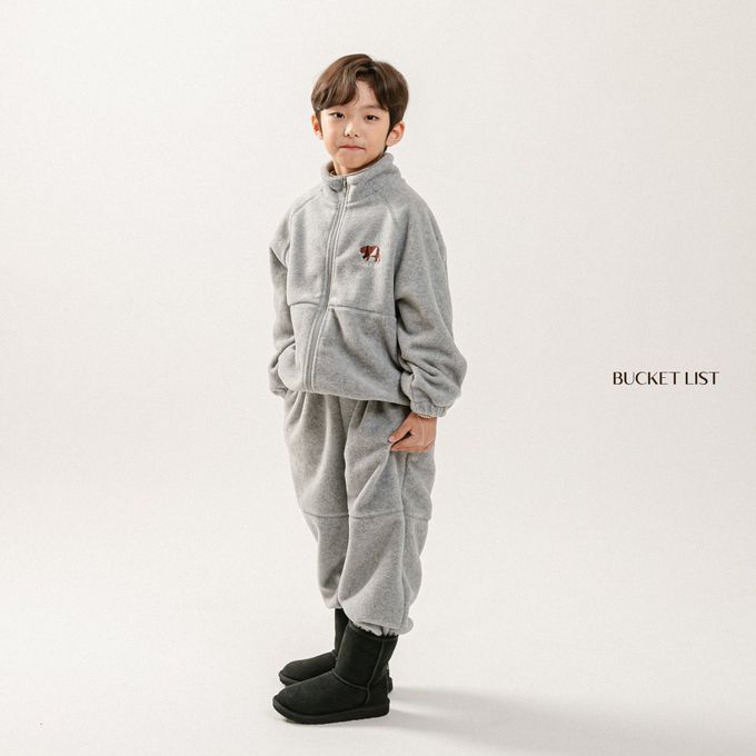 韓國 BUCKET LIST - 刺繡熊搖粒絨拉鍊立領上衣-灰