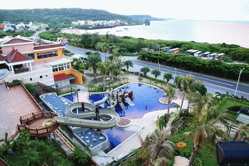 夏日前進臺灣最南端【墾丁福容大飯店】☀兩大兩小☀入住一泊一食！