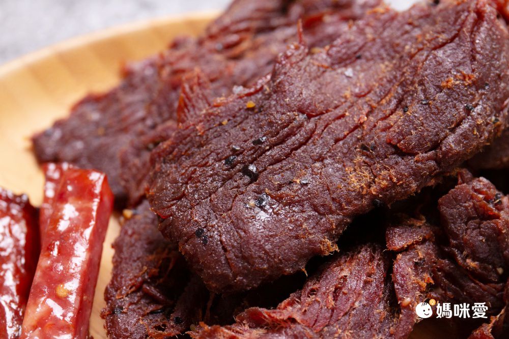 60年老店【第一牛肉】嫩肩牛肉乾 / 厚汁豬肉乾真空條