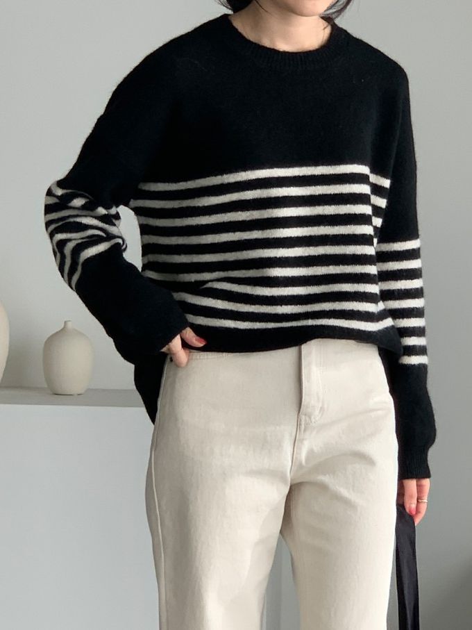 韓國女裝連線 - 條紋點綴寬鬆版型針織上衣-黑 (FREE)