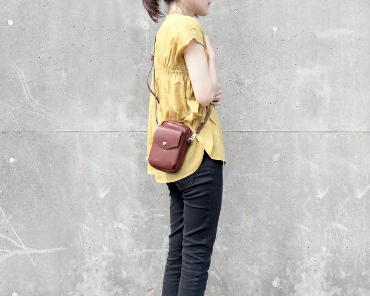 日本 Legato Largo - 輕量PU時尚斜背mini手機包-GBE灰棕 (13x18x4cm 肩背約103~128cm)