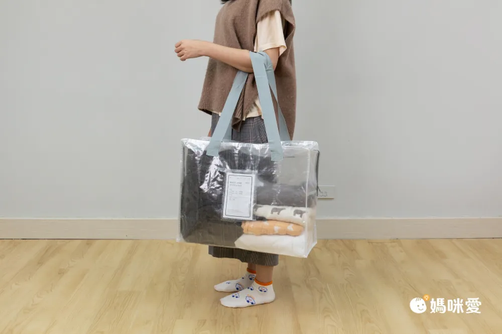 日本代購 - [日本主婦推薦] 半透明多功能衣物收納袋(可肩背/手提) 3入組-淺灰 (L(47x20x36cm))