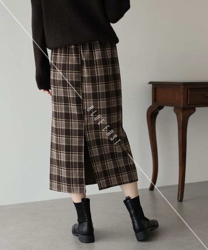 日本 BLUE EAST - 簡潔溫柔格紋後開叉合身長裙-米x黑