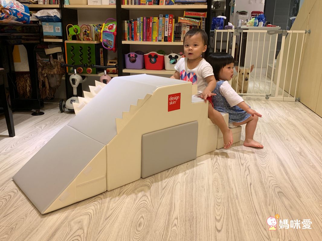 Design Skin - 溜滑梯變形沙發桌椅/兒童沙發-紅色