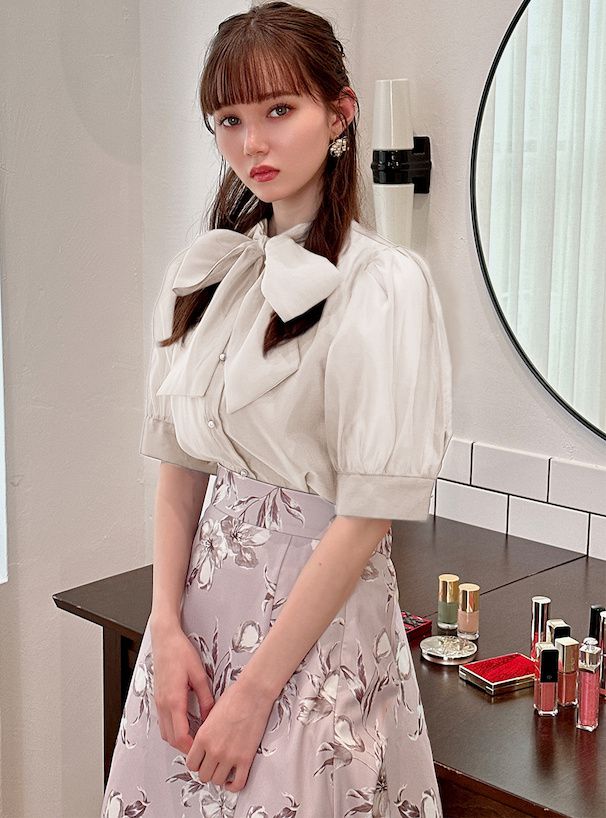 日本 GRL - 優雅光澤感蝴蝶結短袖襯衫-石墨灰 (F)