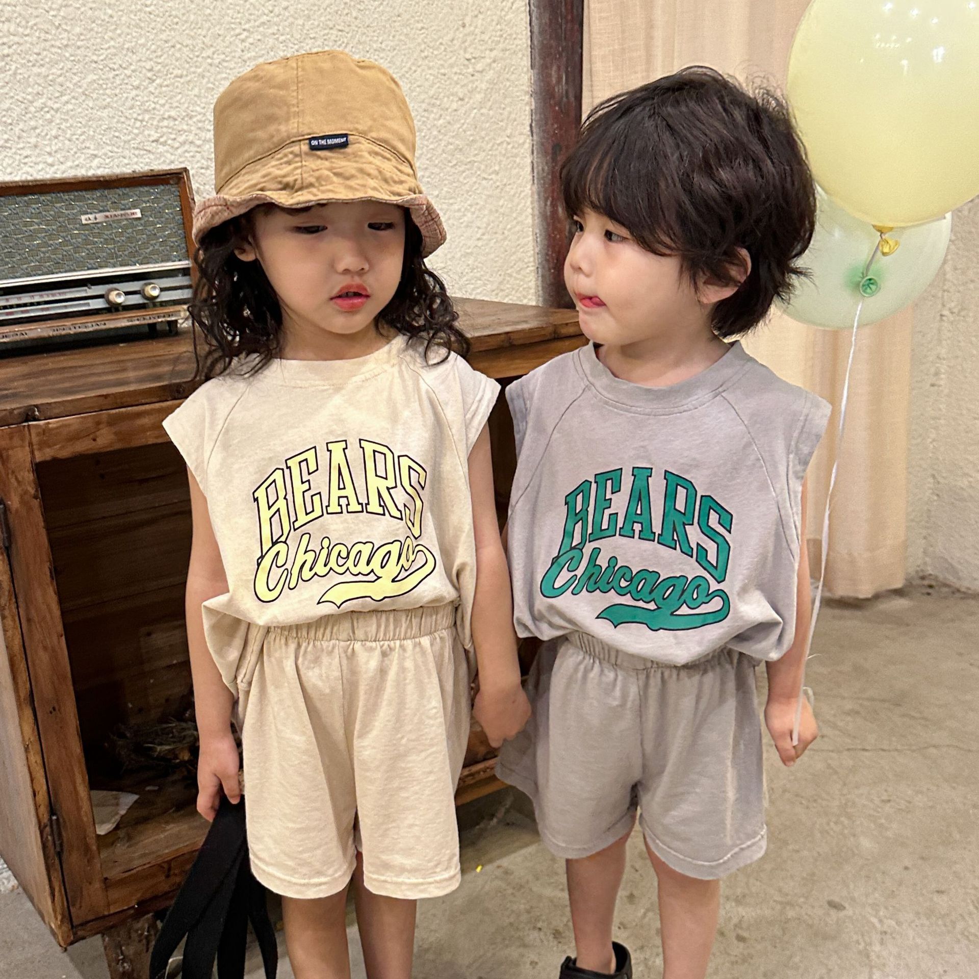 純棉圓領休閒無袖套裝-草寫英文字-灰色