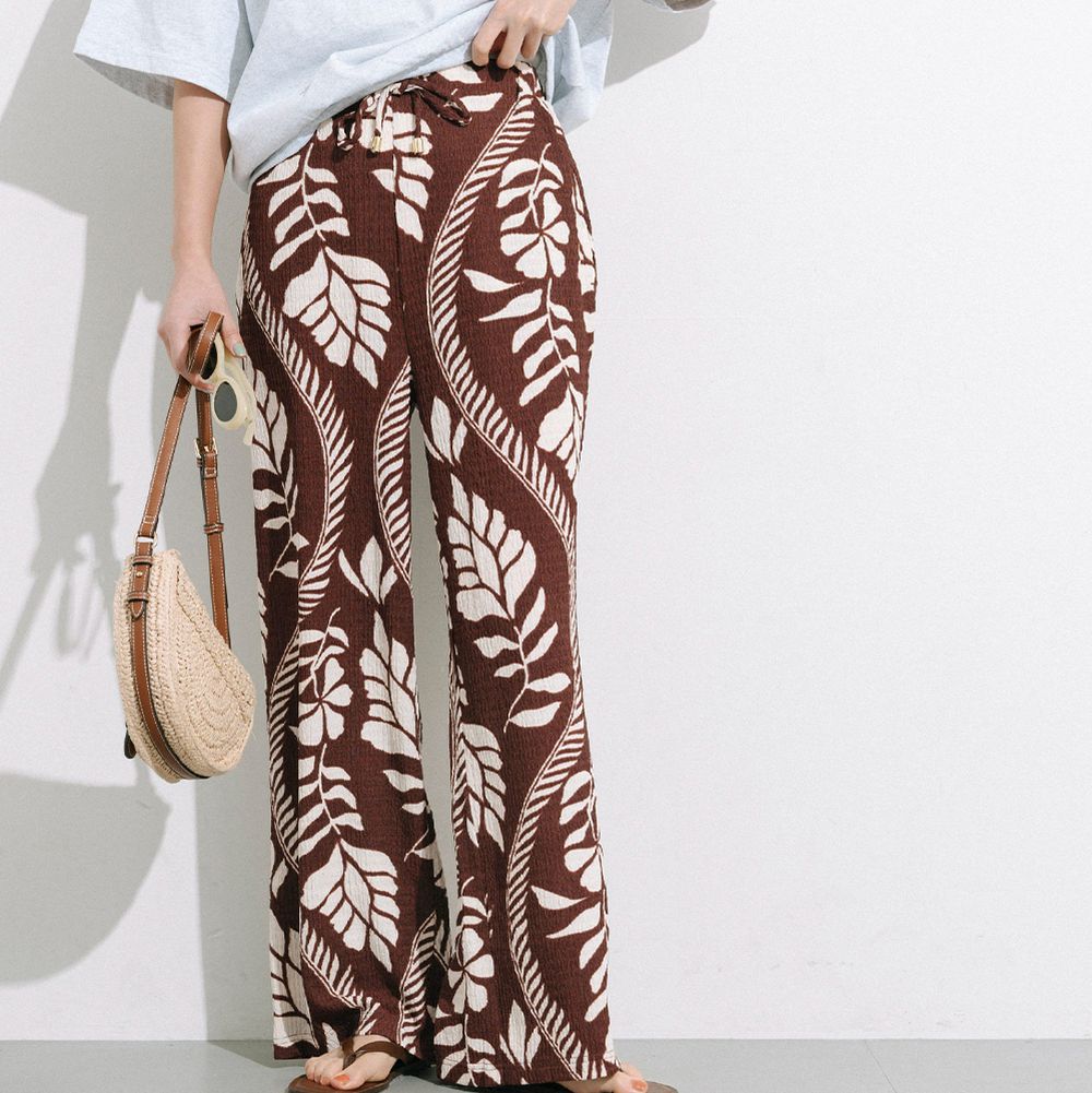 皺褶紋理清爽休閒感長褲-葉片-咖啡