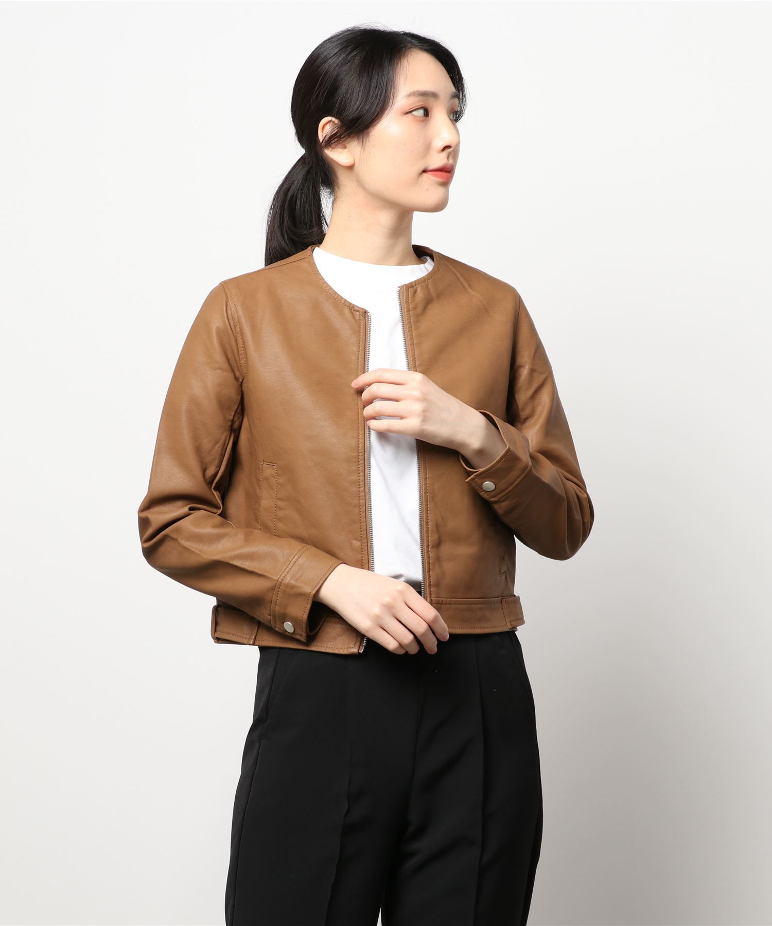 日本 Riche Glamour - 帥氣仿皮皮衣-圓領素面-焦糖