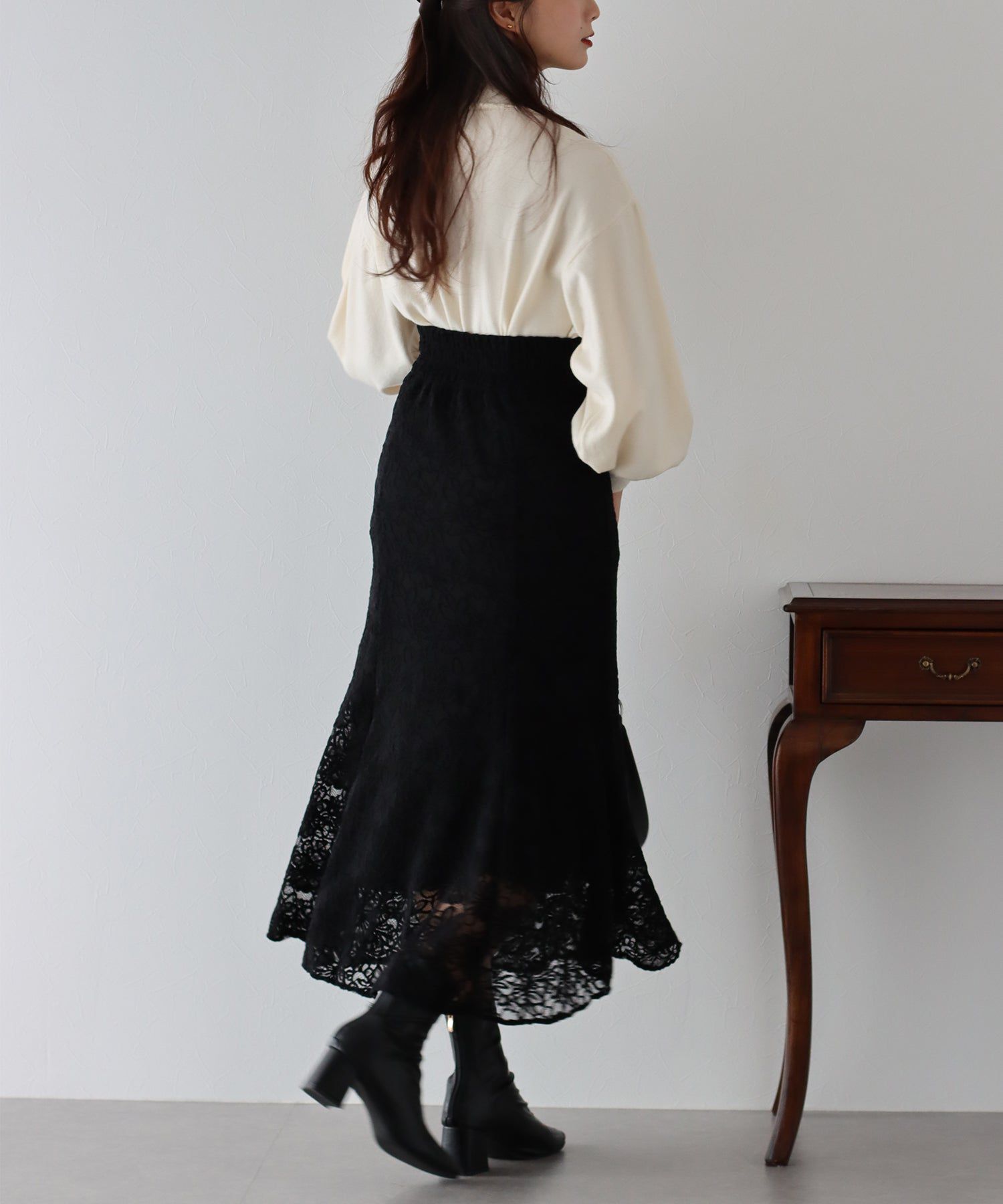 日本 BLUE EAST - 華麗全蕾絲鬆緊魚尾裙-黑