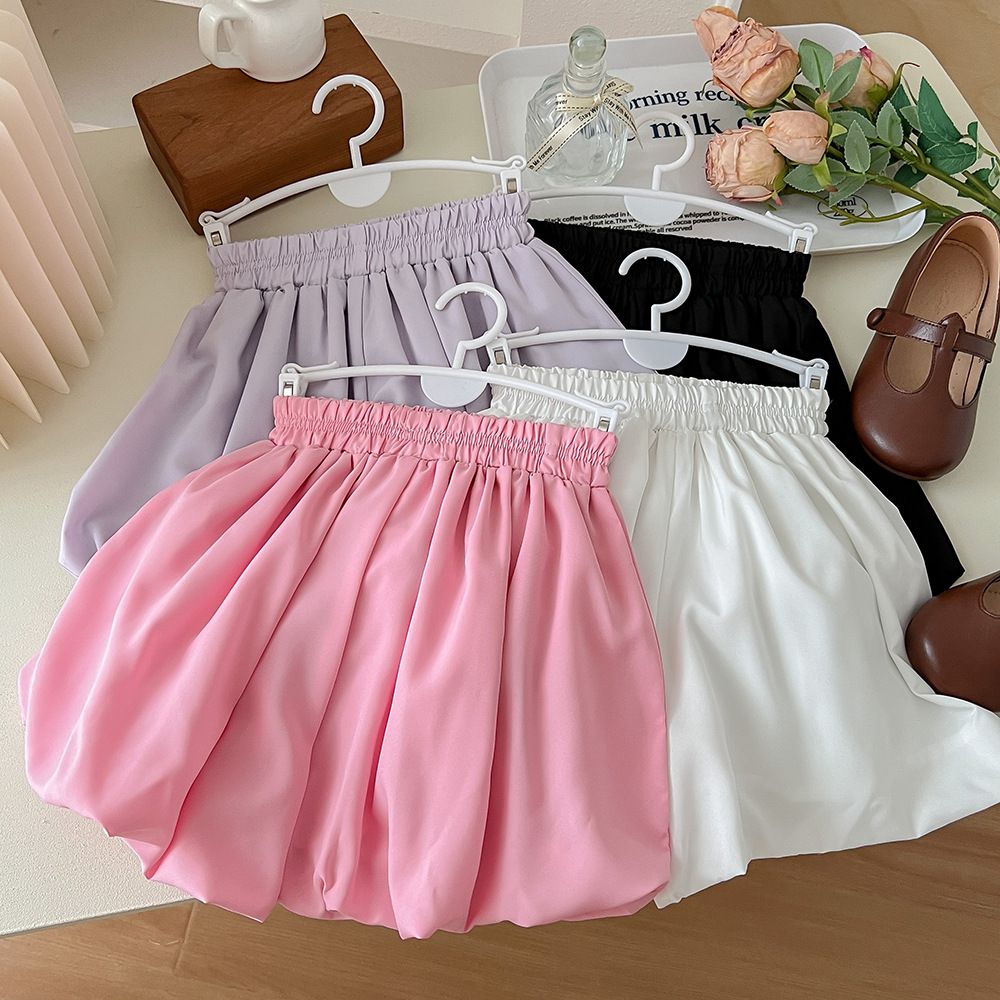 腰鬆緊顯瘦休閒花苞短褲-黑色