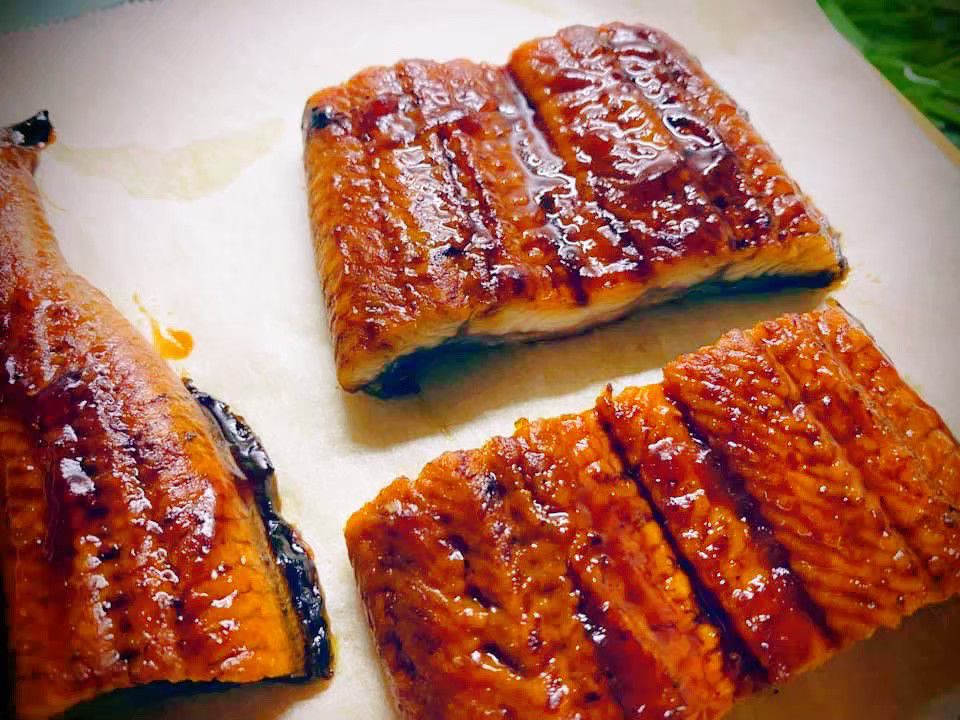 8包就免運！頂級日料店指定，蒲燒鰻魚/手工黑輪片/花枝丸