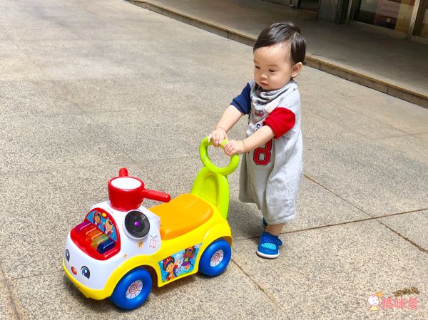 美國Fisher-Price 費雪 - 費雪牌little people 樂隊遊行騎乘玩具