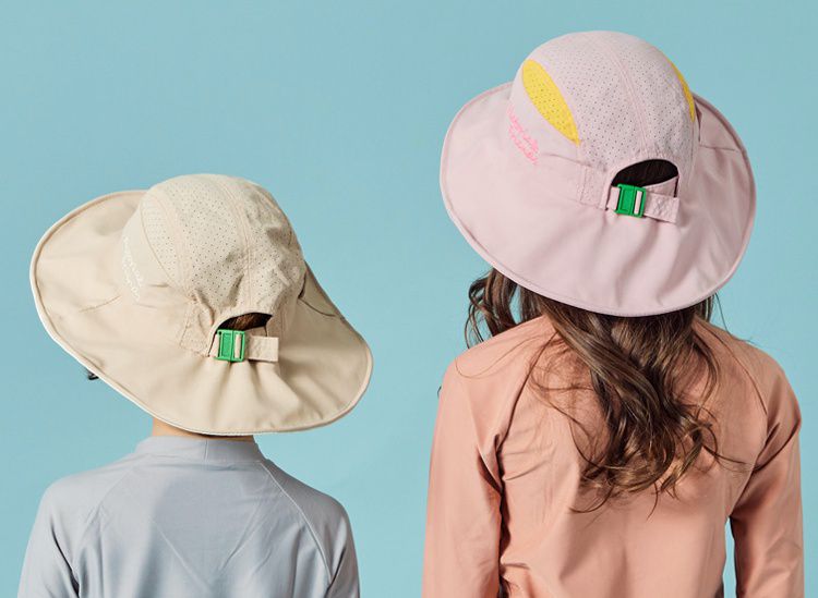 韓國 Victoria & Friends - UPF 50+ 防潑水透氣軟鋼絲遮陽帽(附口哨)-草莓粉