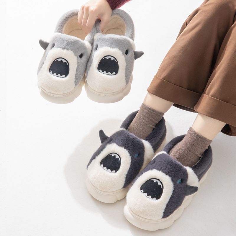 立體造型毛絨暖暖包跟室內拖鞋-鯊魚-深灰色