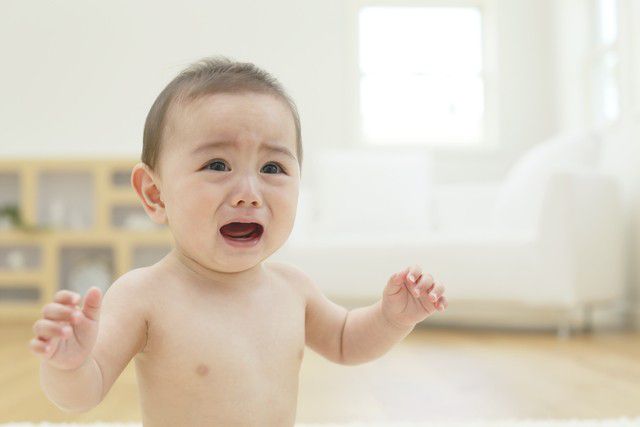 孩子耳朵痛痛不舒服｜中耳炎和耳朵積水