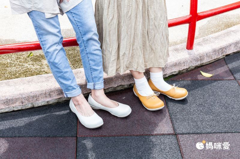 日本女裝代購 - 日本製 2balt減壓足弓支撐機能平底鞋-森林系綁帶款-帥氣黑