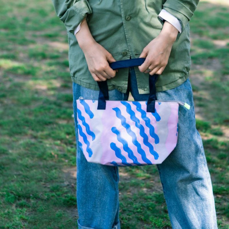 日本 IROHA - 野餐趣拉鍊式保溫保冷購物袋/便當袋(容量1.5L/耐重5KG)-波浪 (31x20x12cm)