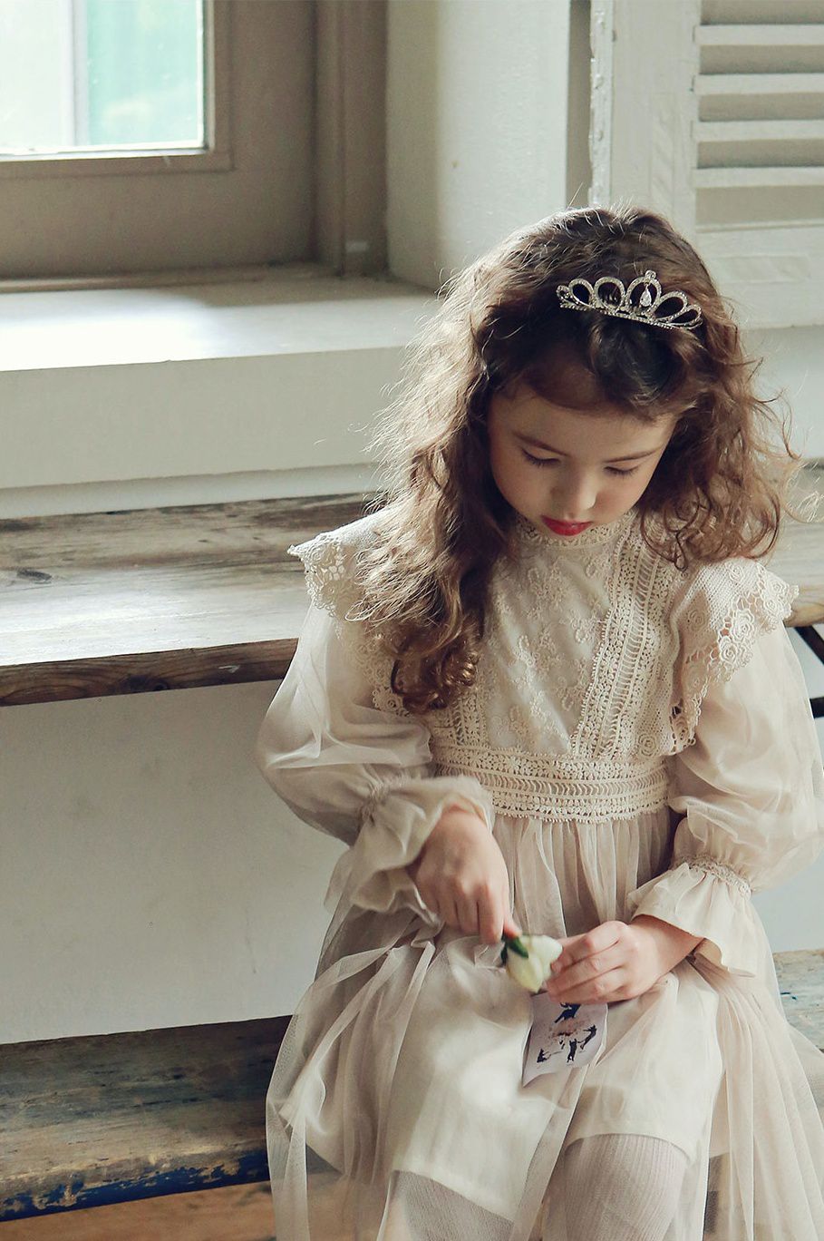 韓國 PuellaFLO - 垂墜水晶皇冠髮飾