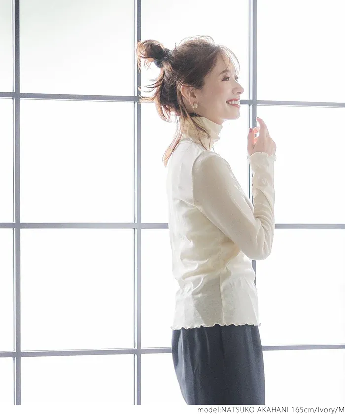 日本 COCA - 高領微透感長袖內搭/上衣-深藍