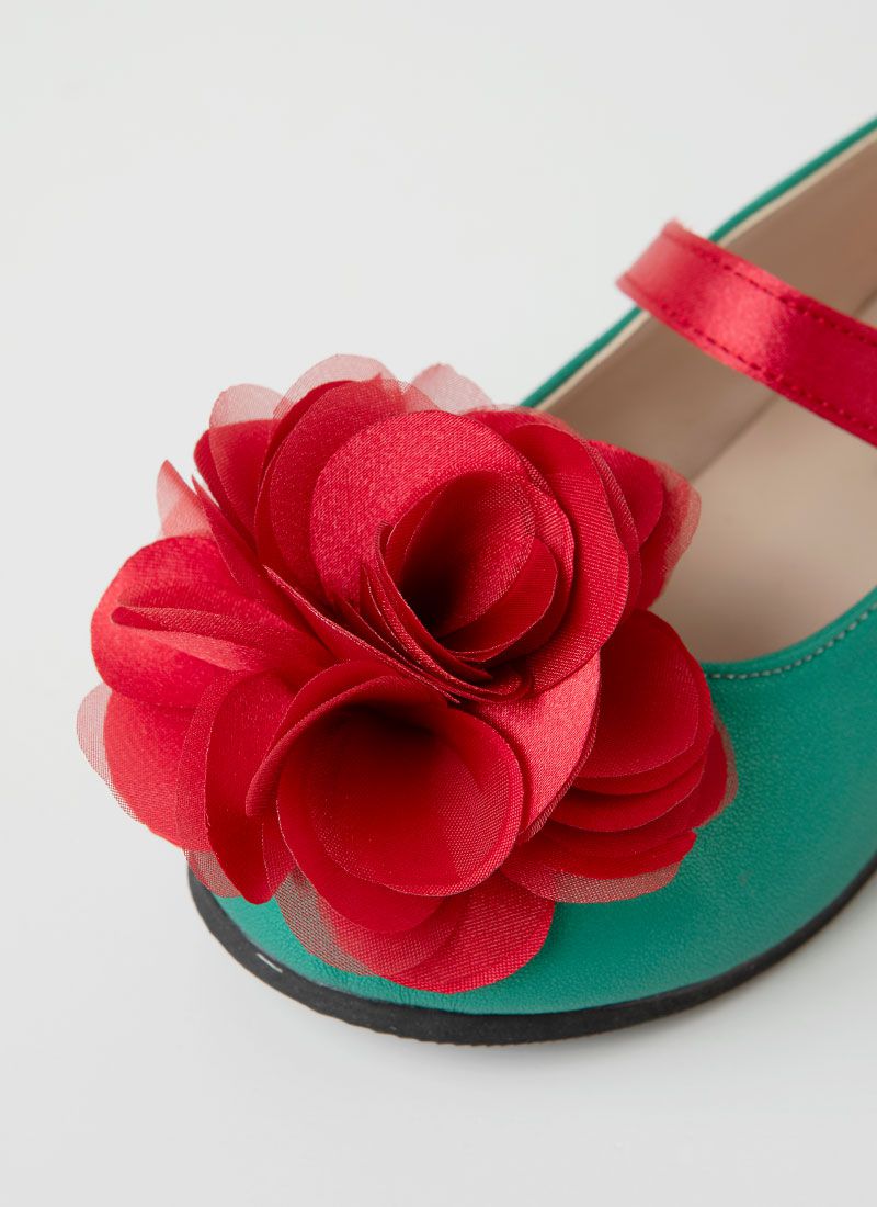 韓國 OZKIZ - 迷人立體紅花裝飾皮鞋-綠