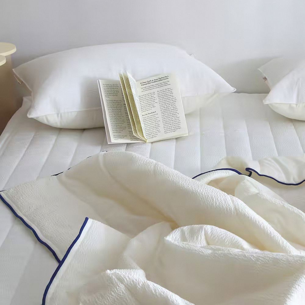 Yuno雪波紋泡泡紗涼感雙面被/四季被/涼感被/透氣被-牛奶白