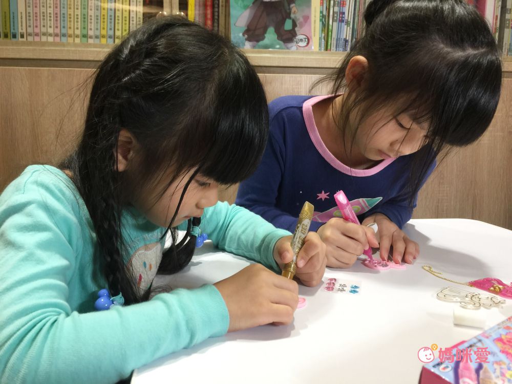 甜甜價入手 ✿ 噴畫藝術家、韓國時尚造型組、迷你繽紛貼紙機