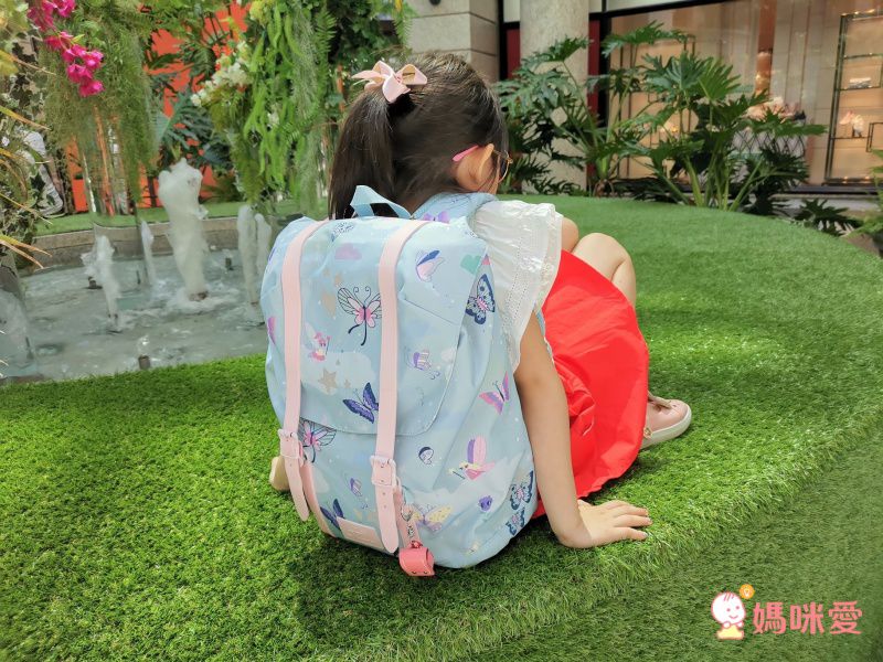 挪威Frii - 輕量護脊書包-怪獸足球灰 (22L)