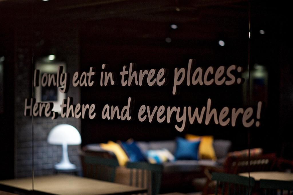 假日不加價｜吃牛排住飯店｜捷絲旅台北西門館