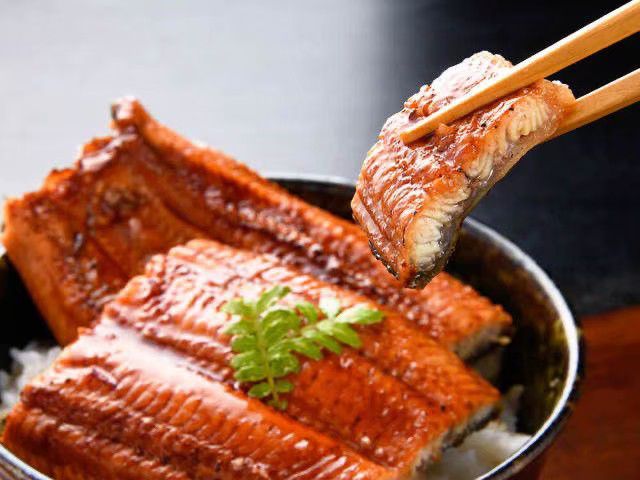 8包就免運！頂級日料店指定，蒲燒鰻魚/手工黑輪片/花枝丸