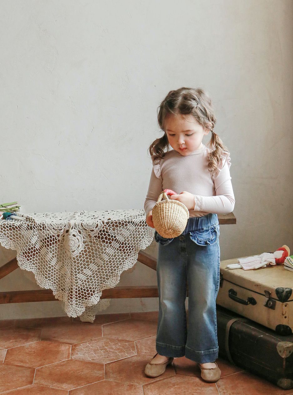 韓國 Puellaflo - 荷葉裝飾鏤空蕾絲袖口針織羅紋上衣-藕粉