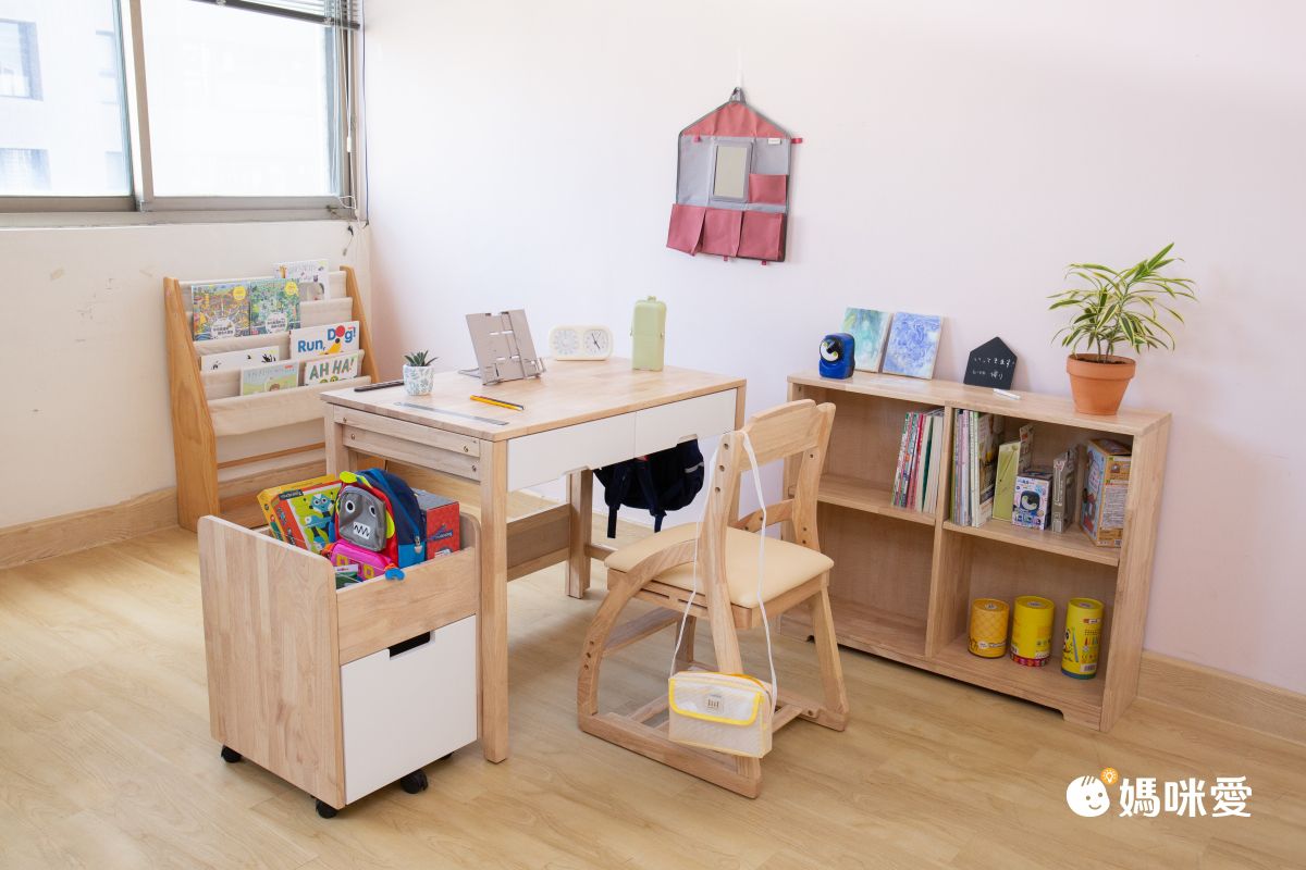 從小學用到成人【Man&Kids ∞無限成長實木桌椅】