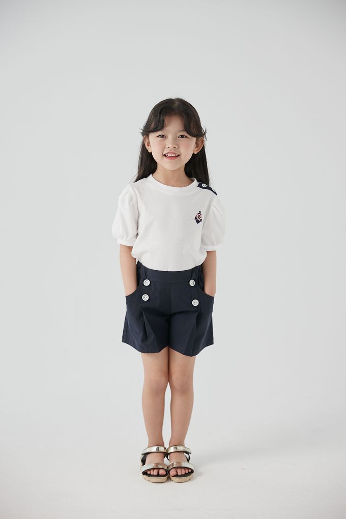 韓國 Coco Bang - 鬆緊腰裝飾釦抓褶短褲-深藍