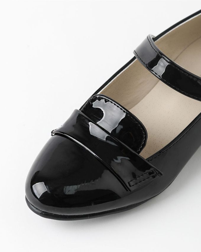 韓國 OZKIZ - 鑲鑽英倫風亮漆皮皮鞋-黑