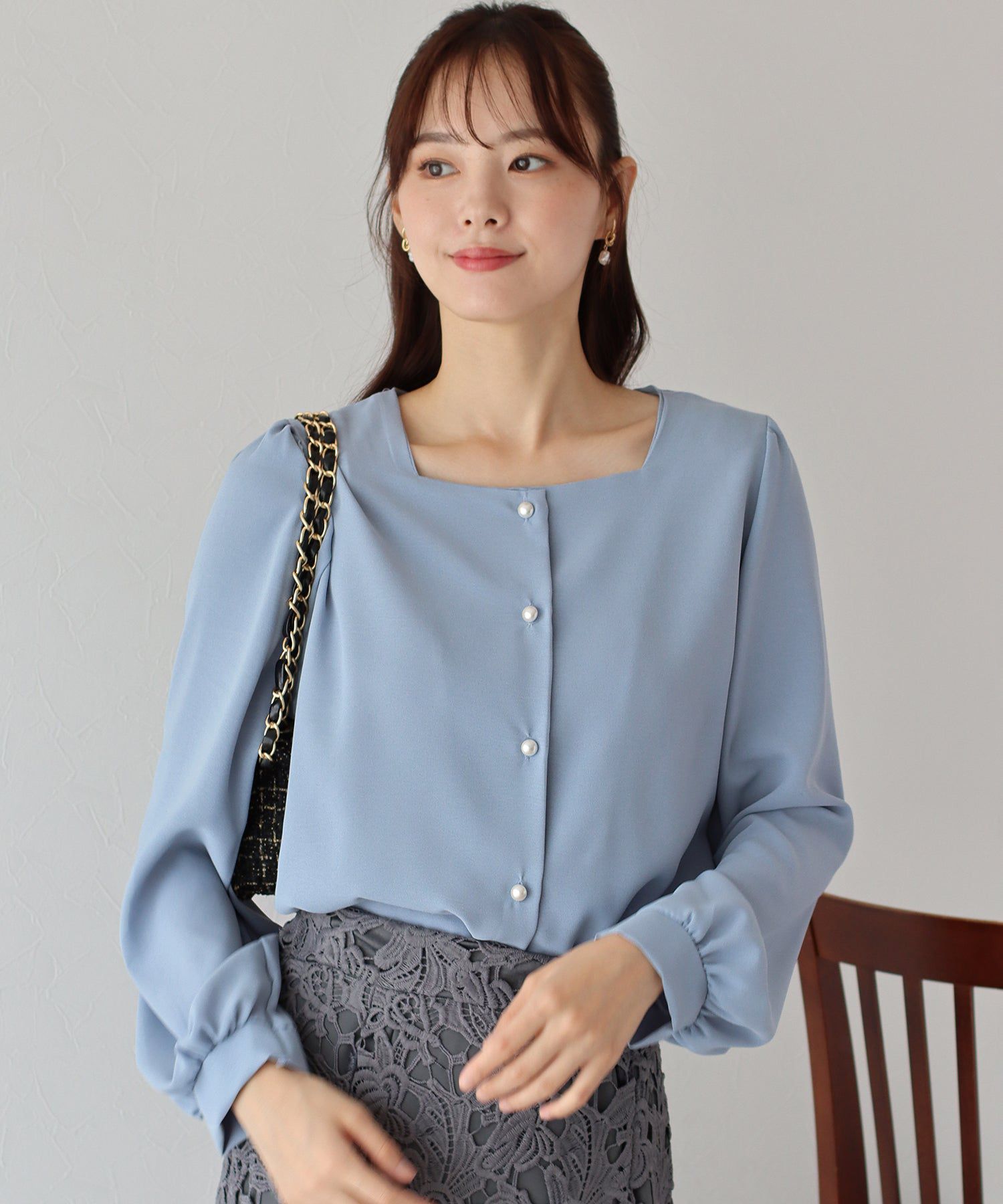 日本 BLUE EAST - 方領珍珠釦長袖襯衫-水藍