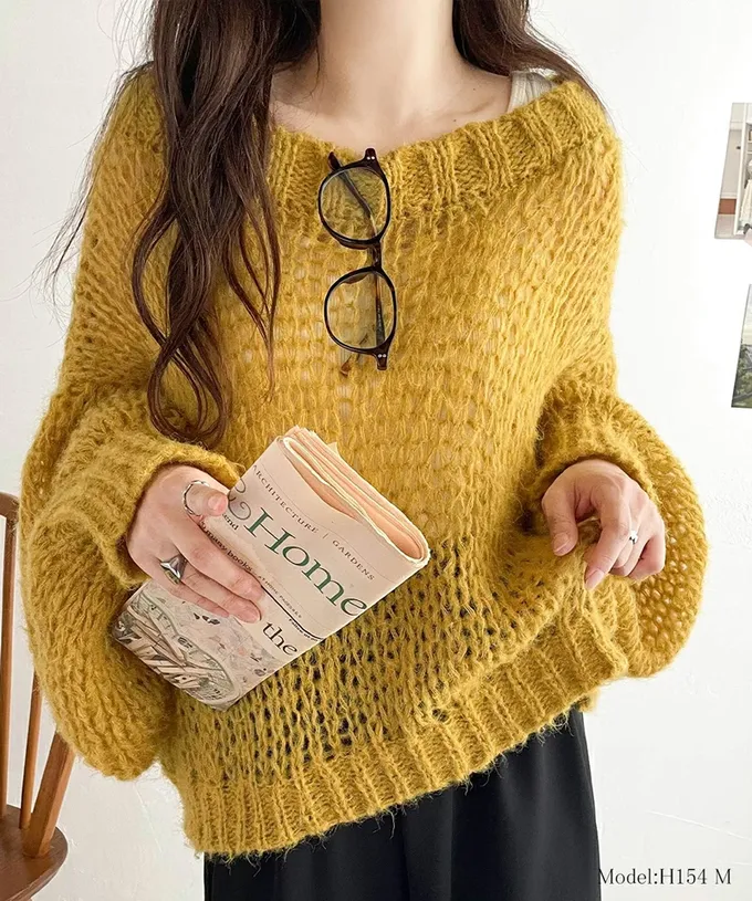 日本 Classical Elf - 甜美船領針織洞洞大寬袖毛衣-咖啡