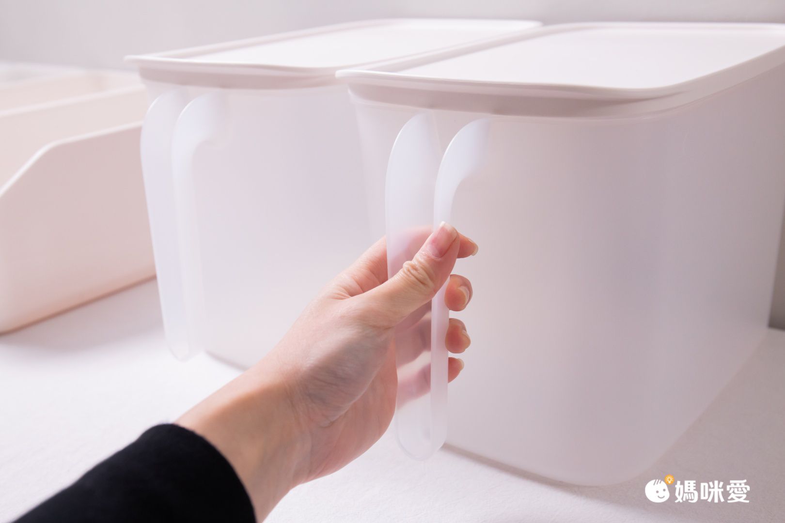 霧面磨砂透明手柄收納盒 (32x18.5x21cm)-附蓋子