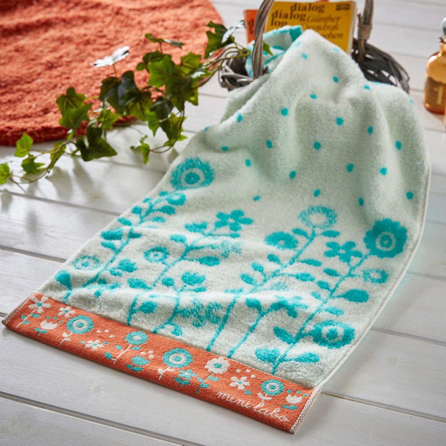 日本千趣會 - mini labo 法式浪漫無燃系純棉長毛巾-米X藍 (34x80cm)