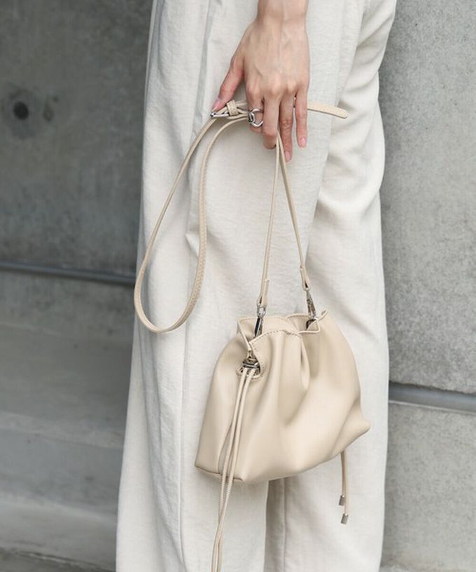 日本 Bab - 輕巧抽繩可愛感側背小包-淺藍