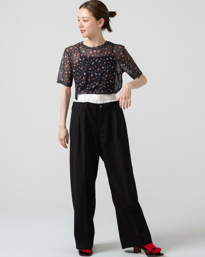 日本 gleam - 浪漫小花透膚薄紗短袖上衣-黑