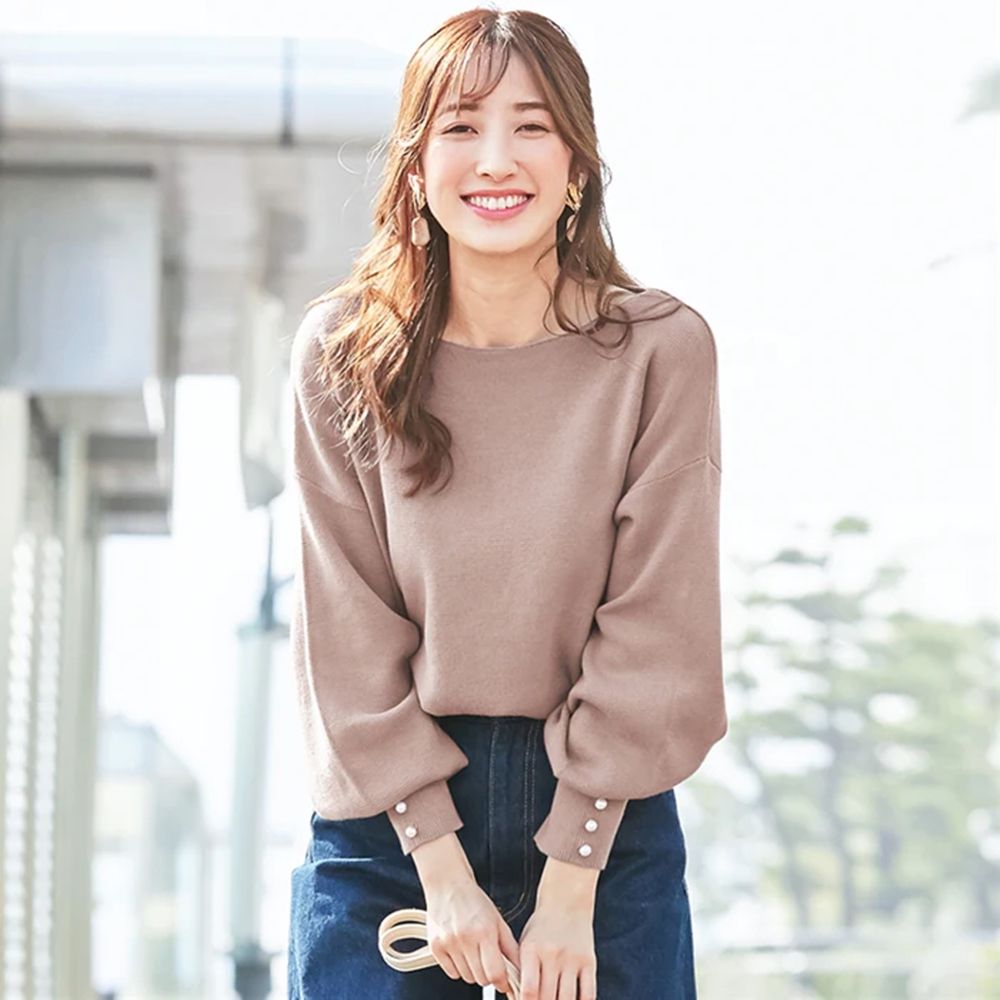 日本 BELLUNA - 優雅珍珠釦針織上衣-珊瑚橘