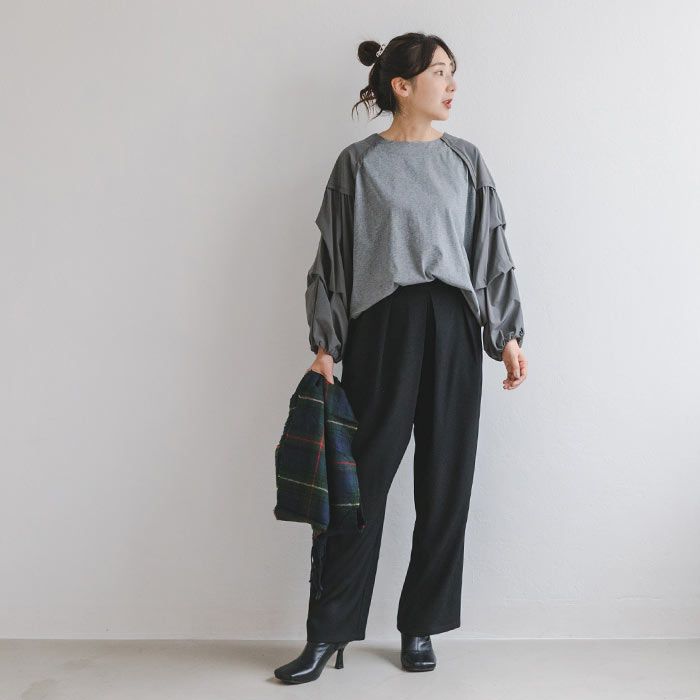 日本 ihuu - 小巧思層次設計薄長袖上衣-杏白