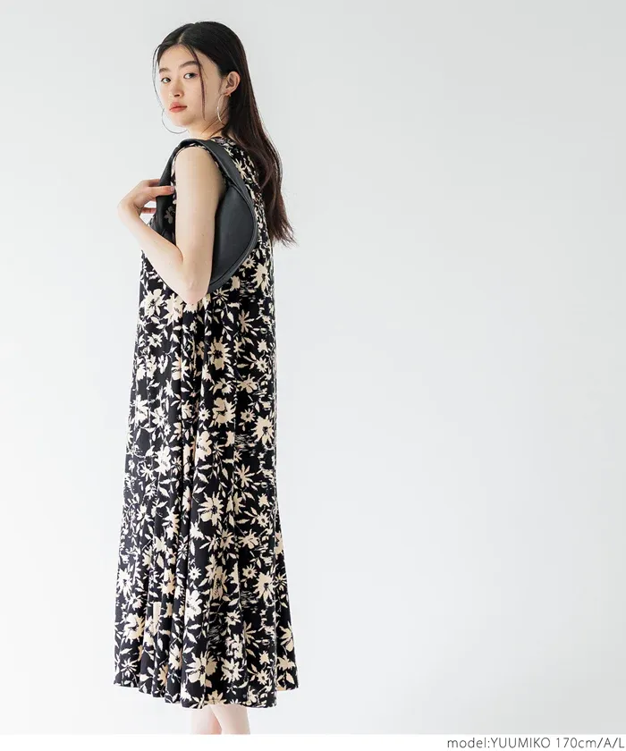 日本 COCA - 海島風情印花無袖洋裝-繽紛