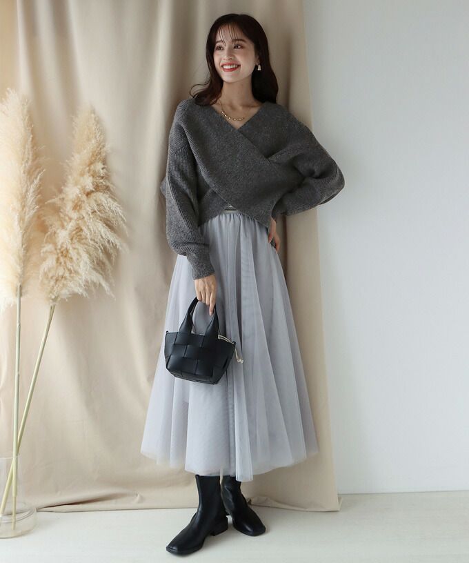 日本 BLUE EAST - 柔美交叉短版針織毛衣-淺灰