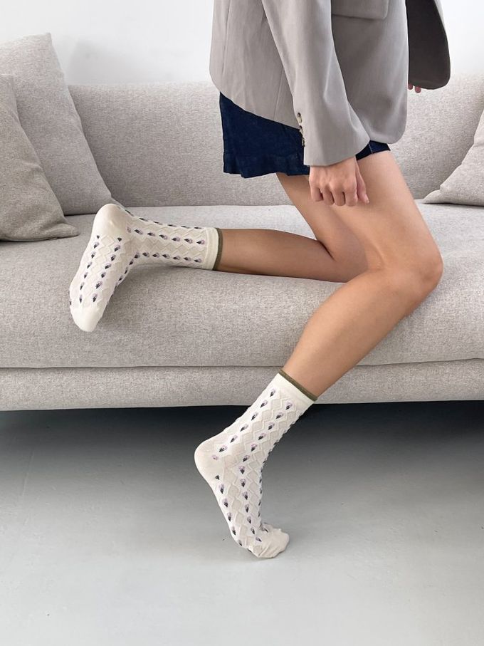 韓國Marian - 花紋鬆餅格紋中筒襪-橄欖綠 (Free)