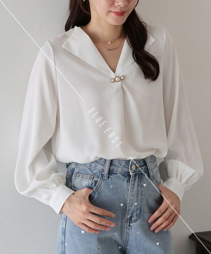 日本 BLUE EAST - 魅力珍珠扣造型V領長袖襯衫-白