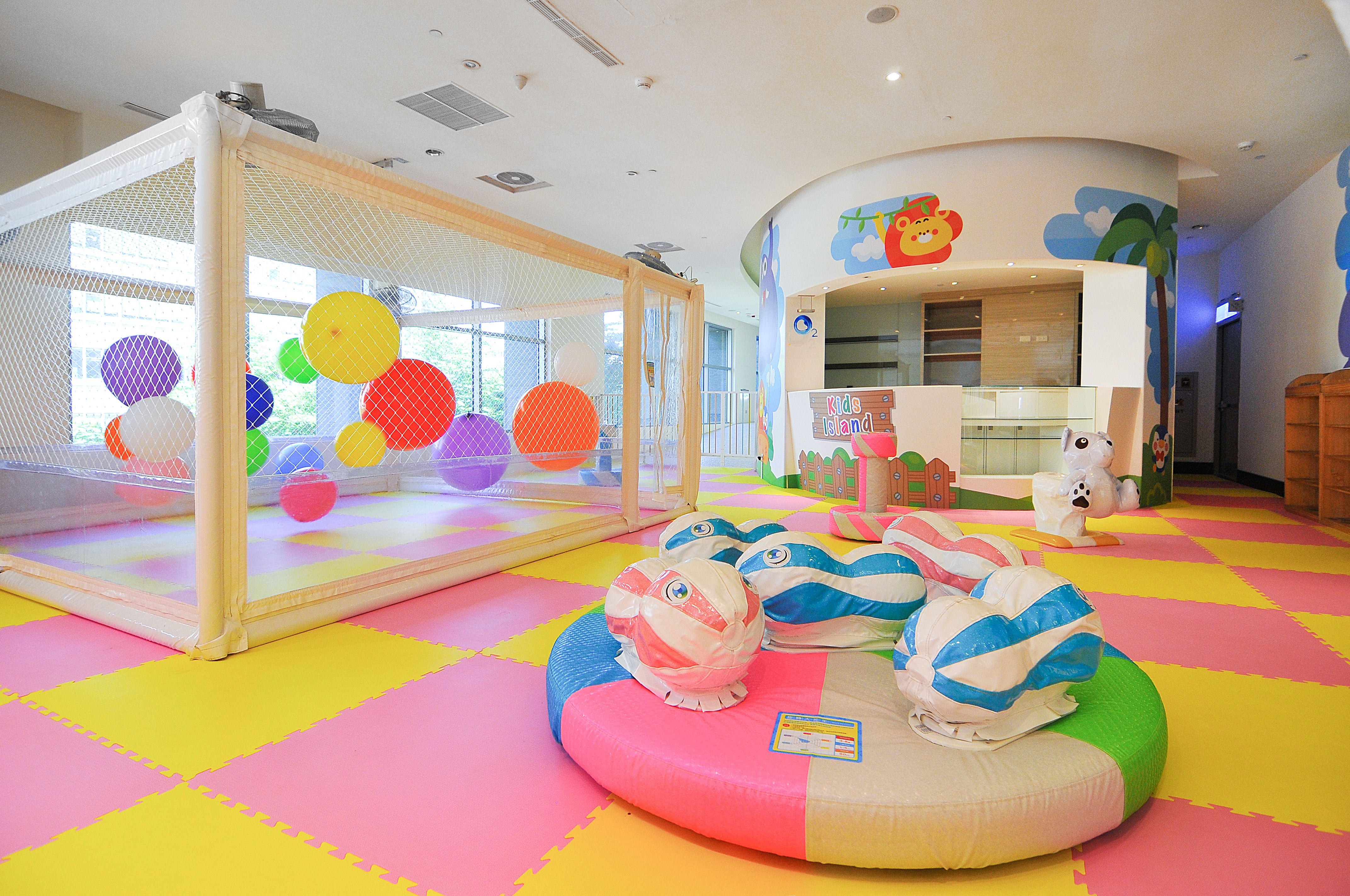 飛機控必追✈【台北諾富特華航桃園機場】二大一小一幼