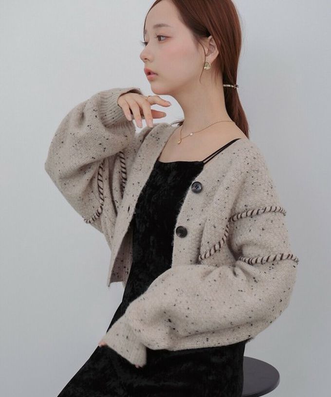 日本 Bab - 縫線感溫暖紋理短版針織外套-卡其沙色