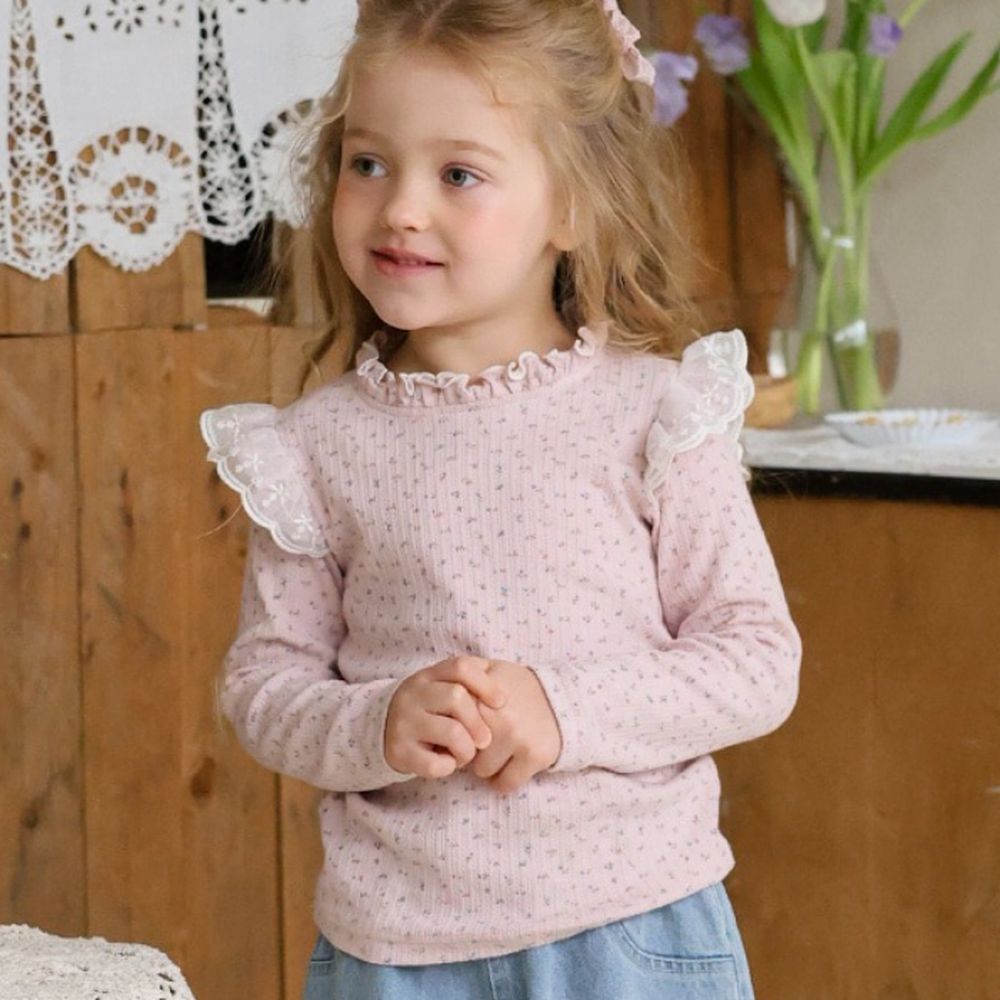 Puellaflo 碎花蕾絲飛飛袖坑條長袖上衣-粉